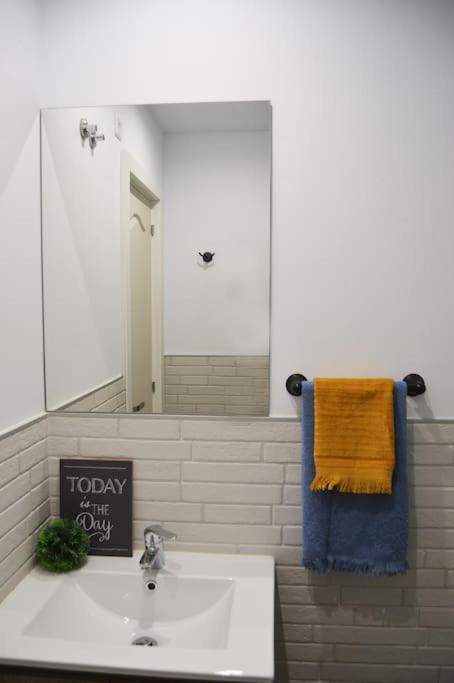 Apartamento Ana'S Cerca Del Parque Tecnologico Málaga Buitenkant foto